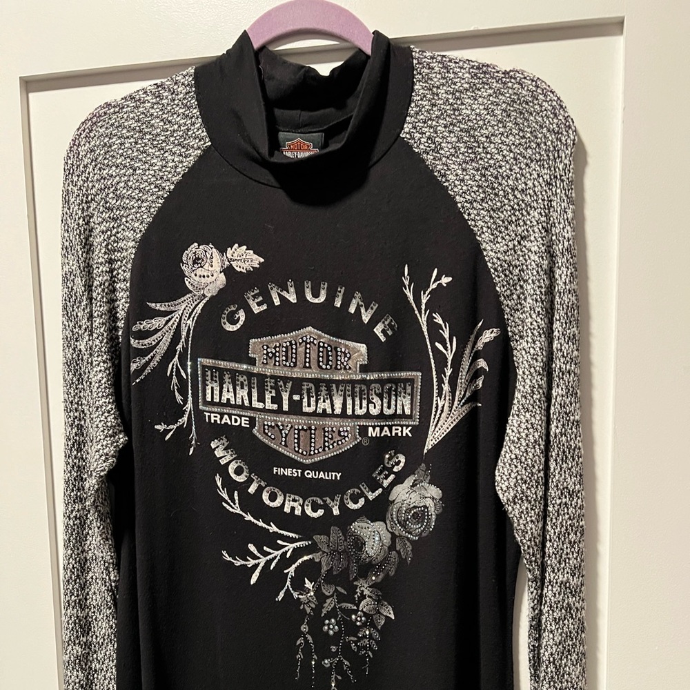 Women’s Harley Davidson long sleeve shirt with rhinestone embellishment. Size 1W